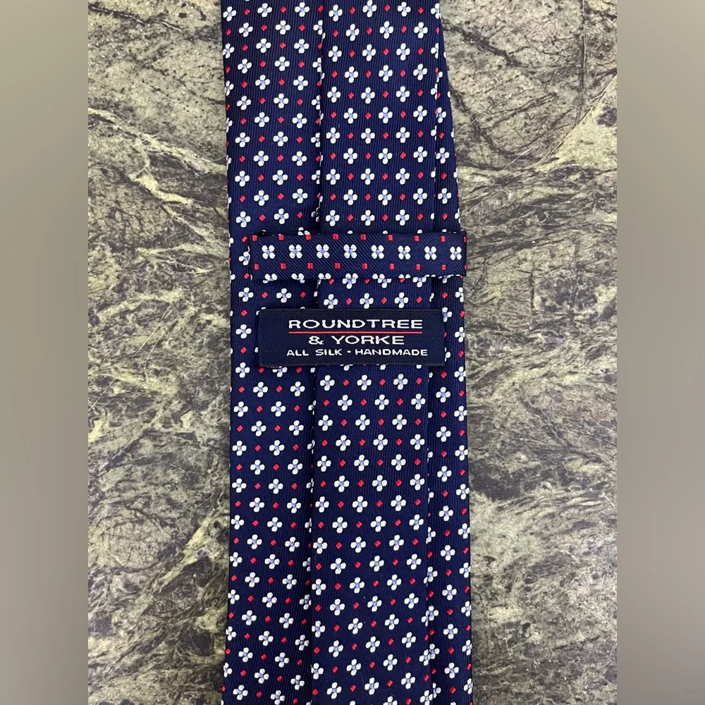 Men’s Roundtree and Yorke Tie